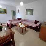 Aris Apartment