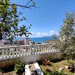 Aris Apartment